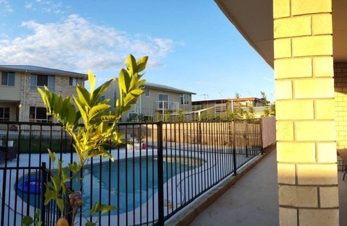 Thorneside House | Quiet, Bright and Spacious Home on Esplanade