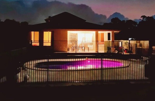 Thorneside House | Quiet, Bright and Spacious Home on Esplanade