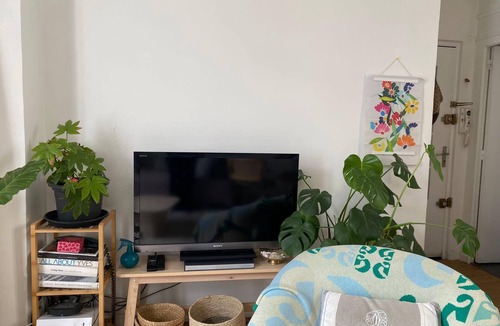 Clichy Apartment | Quiet, bright apartment near Paris