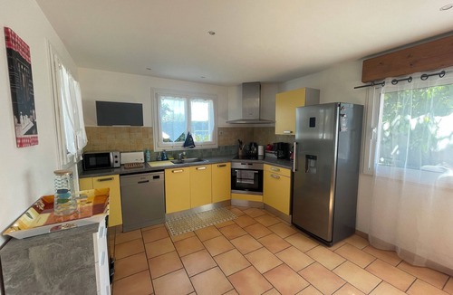 Mercurol House | Quiet, bright detached house with private pool