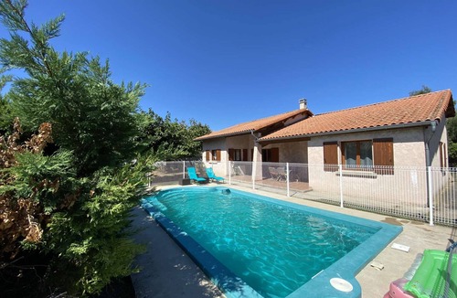 Mercurol House | Quiet, bright detached house with private pool