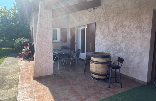 Mercurol House | Quiet, bright detached house with private pool