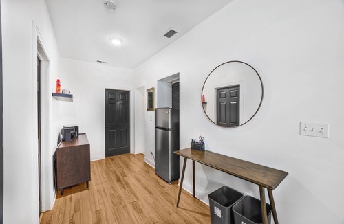 The Gap Apartment | Quiet Bronzeville 1BR Near Downtown & McCormick