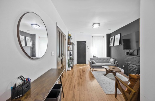 The Gap Apartment | Quiet Bronzeville 1BR Near Downtown & McCormick