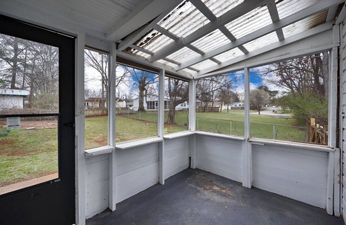 Huntsville House | Quiet Bungalow for 6