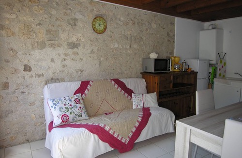 Lorrez-le-Bocage House | Quiet country guest house