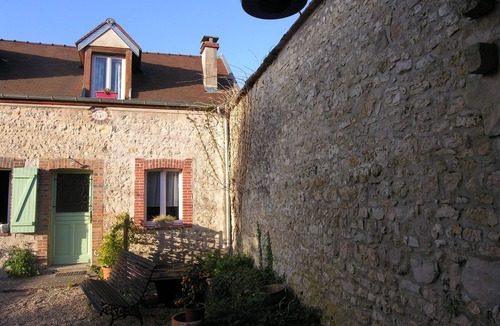 Lorrez-le-Bocage House | Quiet country guest house