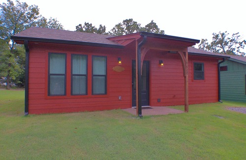 Hulbert Cabin | Quiet cabin, hot tub, firepit, no pet fee, MAX 4 person occ