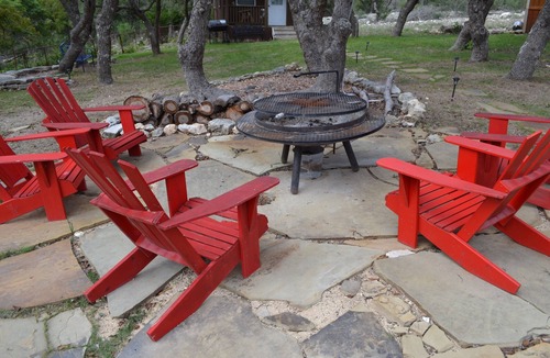 Kerrville Cabin | Quiet Cabin in the Country, 15 minutes from Fredericksburg, Pet Friendly