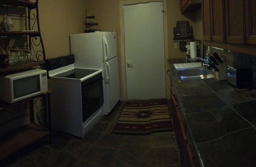 Gore Cabin | Quiet cabin minutes from Lake Tenkiller. Family or couple friendly.