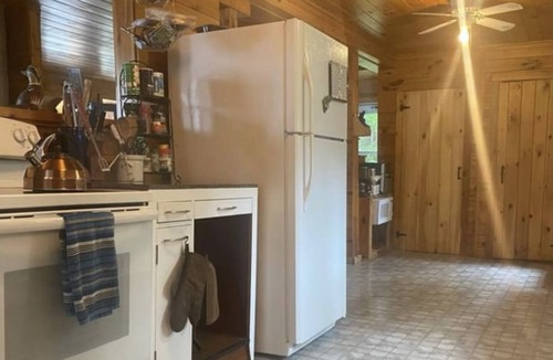Lincoln Cabin | Quiet cabin on Center Pond.
