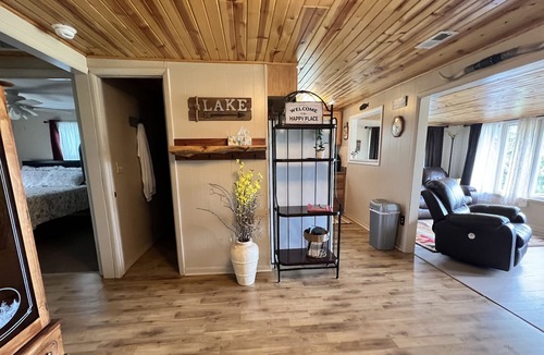 Neal Cabin | Quiet Cabin on Toronto Lake