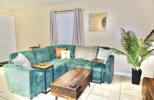 Houma Condo | Quiet Cajun Living. Short drive to NOLA. Perfect DATE NIGHT vibe!