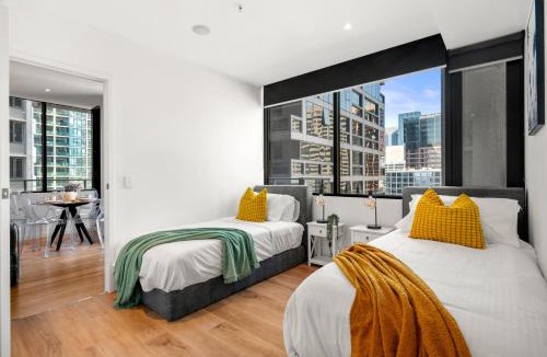 Melbourne Central Business District Apartment | Quiet CBD Escape with Pool, Gym & Balcony