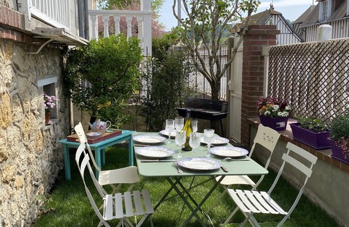 Deauville City Centre Villa | Quiet, central, playroom and garden