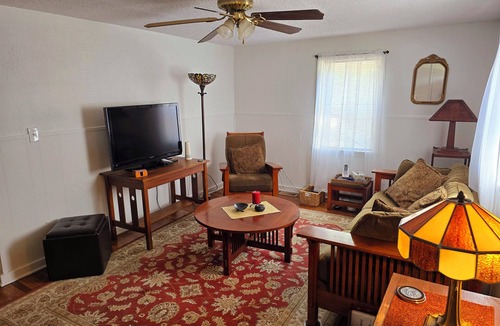 Kansas City House | Quiet Charm in Kansas City 4 bedrooms