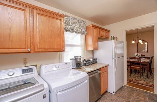 Richmond House | Quiet Charming 3 Bed 1 Bath, Well-Appointed Home in Prime Location
