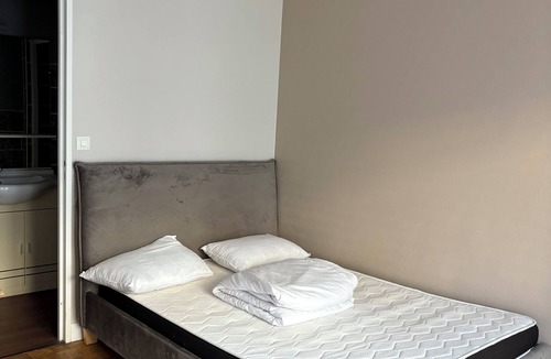 Republique Apartment | Quiet city center near streetcar direct access circuit