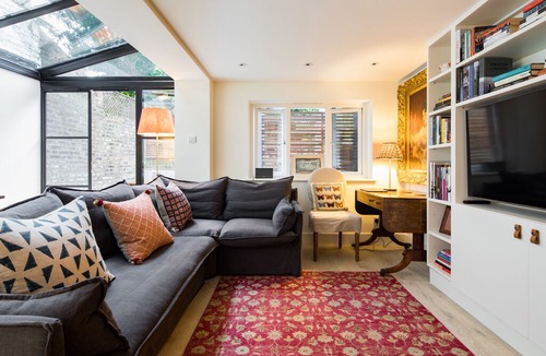 Kennington House | Quiet Classical/Modern Designer Garden Flat