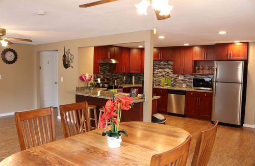 Haller Lake House | Quiet Clean and Comfortable Room