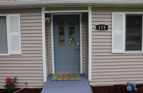 Haller Lake House | Quiet, clean and comfortable room