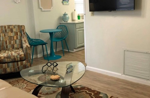 Old Town House | Quiet-Clean-Cottage-Dogs Kitchen