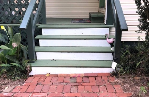 Old Town House | Quiet-Clean-Cottage-Dogs Kitchen