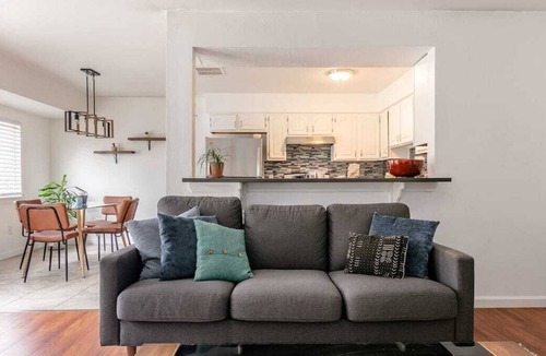 Franklin Park House | Quiet & Clean House w/ Patio! W/D, Parking, WiFi