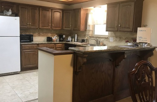 South Oklahoma City House | Quiet, Clean, Large space, plenty of parking