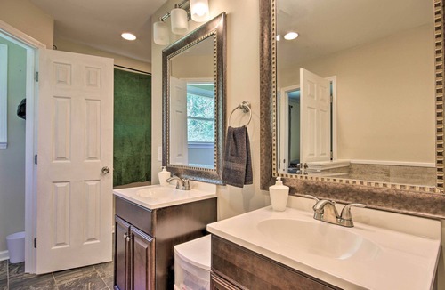 Columbia Cottage | Quiet Columbia Home w/ Fire Pit & Pool Table!