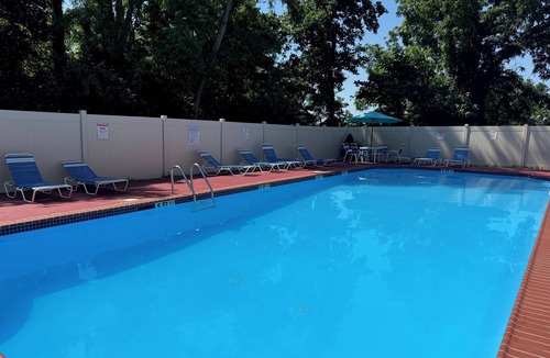 Elkins Park Apartment | Quiet, Comfortable Safe Monthly Discount