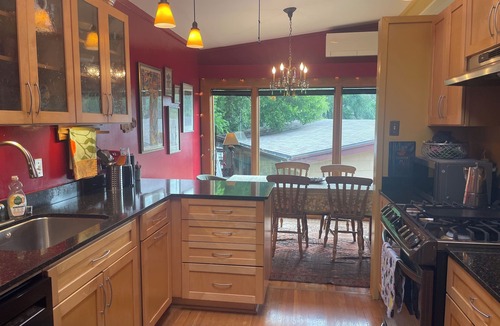 Austin House | Quiet, comfortable, convenient to Central Austin Everything! 3/2 on Shoal Creek