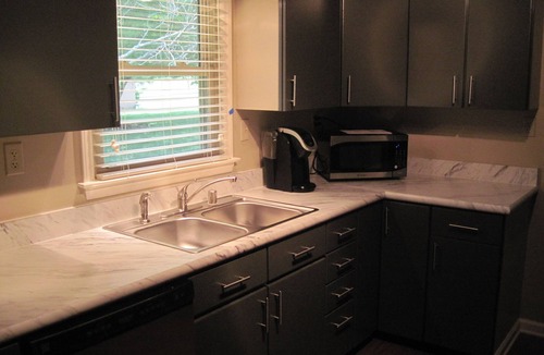 Versailles Cottage | Quiet, Comfortable Cottage