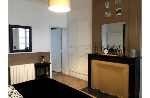 Bayeux Apartment | Quiet & comfortable downtown location + private parking