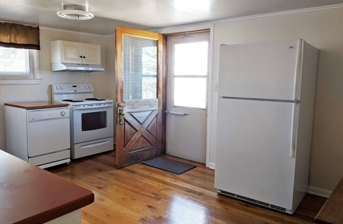 Laramie House | Quiet, Comfortable Location! w/Double Garage/Air Conditioning