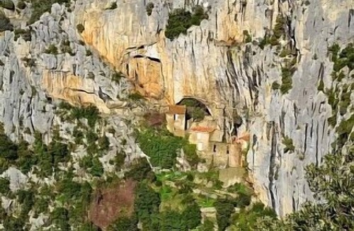 Cucugnan Apartment | Quiet, Comfortable Retreat Among Hills And Vineyards. Great Walks, Great Wines