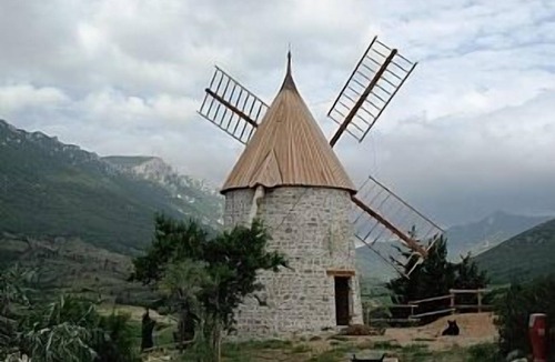 Cucugnan Apartment | Quiet, Comfortable Retreat Among Hills And Vineyards. Great Walks, Great Wines