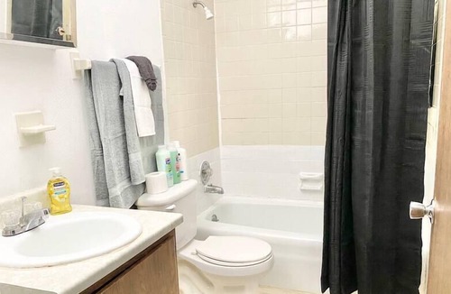 Fairborn House | Quiet+Comfy 2BR Near WSU & WPAFB