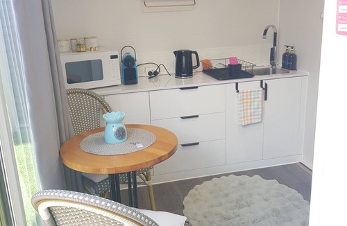 Caboolture House | QUIET COMFY PRIVATE TINY HOME