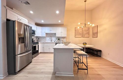 South Natomas House | Quiet Community, Stylish Escape