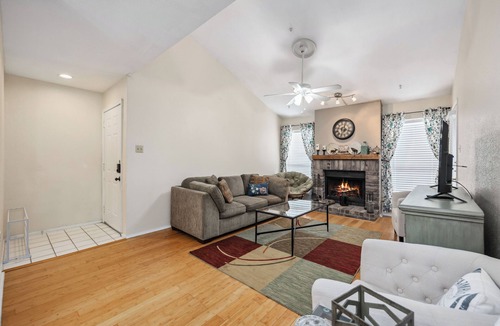 Texas Medical Center Apartment | Quiet Community TX Medical Center
