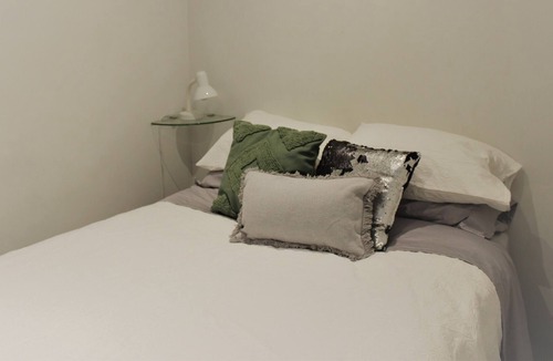 Kohimarama Apartment | Quiet, compact, well located and affordable!