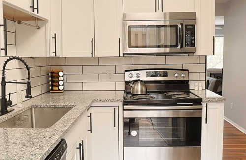 Chapel Hill Condo | Quiet Condo near Bolin Creek Trail & Close to UNC