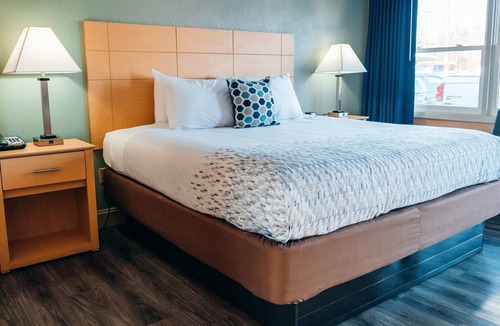 Brooklyn Hotel | Quiet Corner Inn