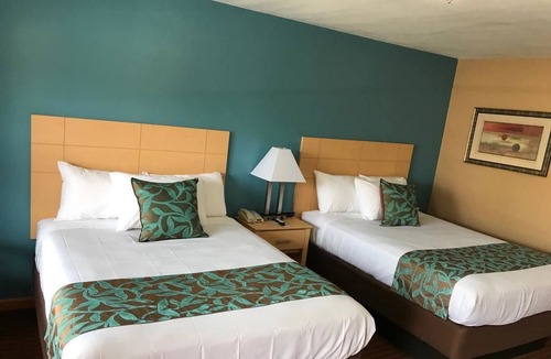 Brooklyn Hotel | Quiet Corner Inn