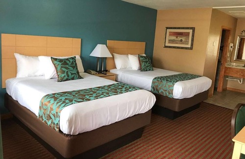 Brooklyn Hotel | Quiet Corner Inn