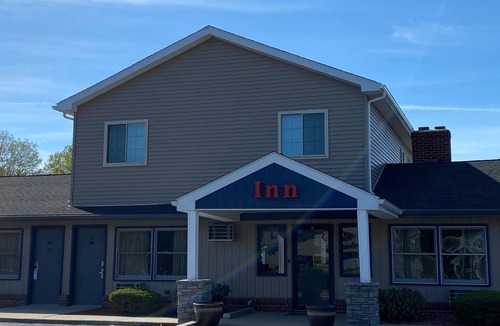 Brooklyn Hotel | Quiet Corner Inn