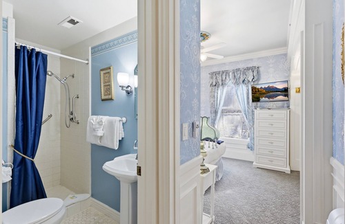 Heber Bed & Breakfast | Quiet corner suite w 2-person spa in Boutique B&B