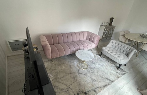 Sevres Apartment | Quiet, cosy apartment