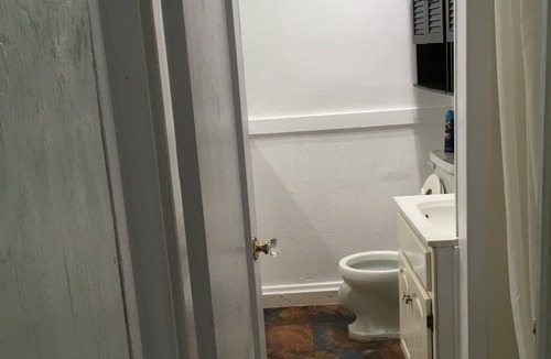 Waimanalo Beach Cottage | Quiet Cottage a Block from the Beach